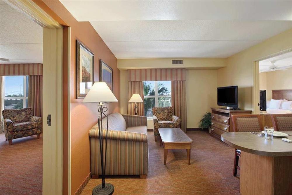 Mainstay Suites Phoenix North Room photo